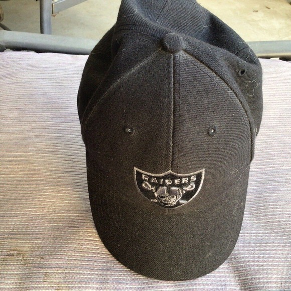Raiders Baseball Cap Gray Blk/Silver Logo Adjustable Lightly Used - Picture 1 of 6